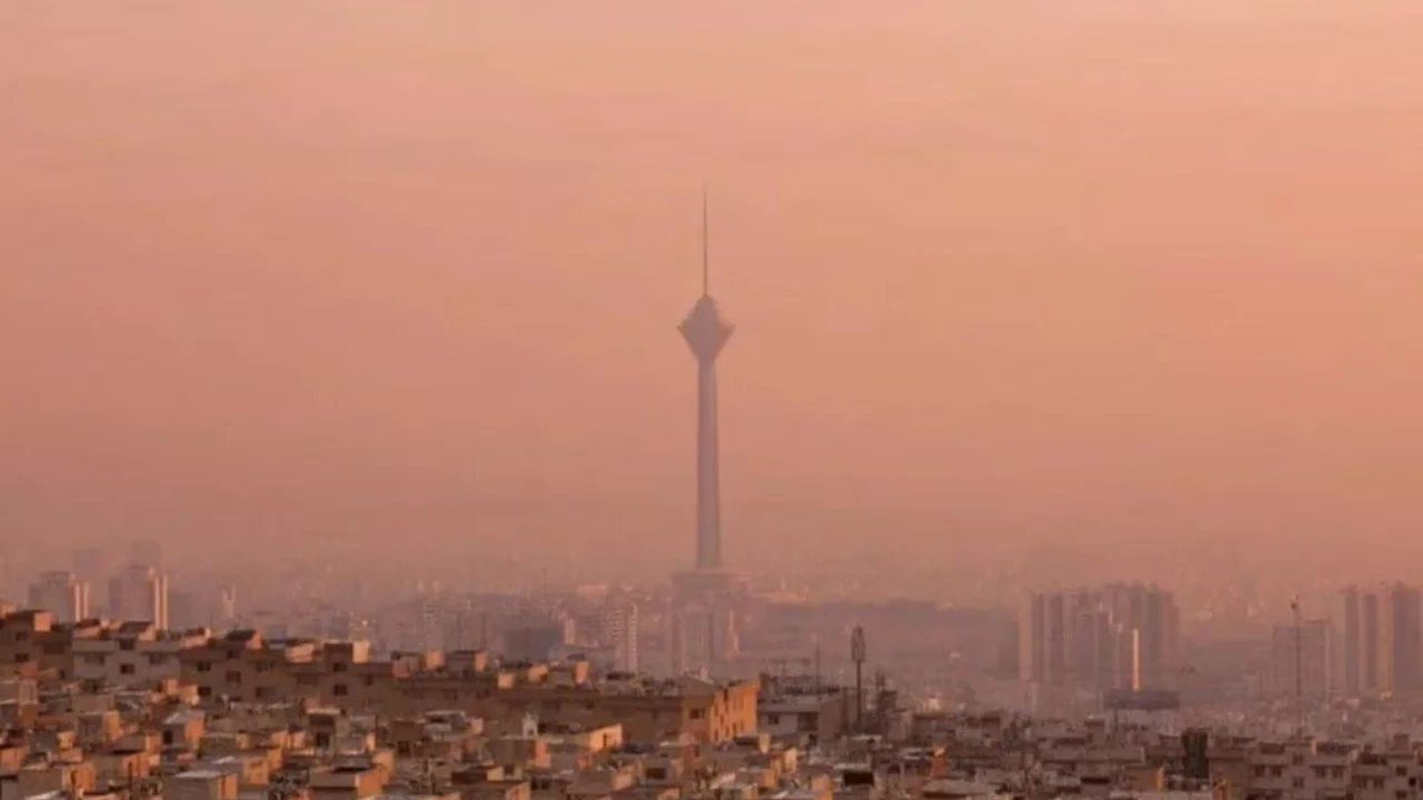 Теҳронда ифлос ҳаво сабаб таълим тўлиқ тўхтатилди