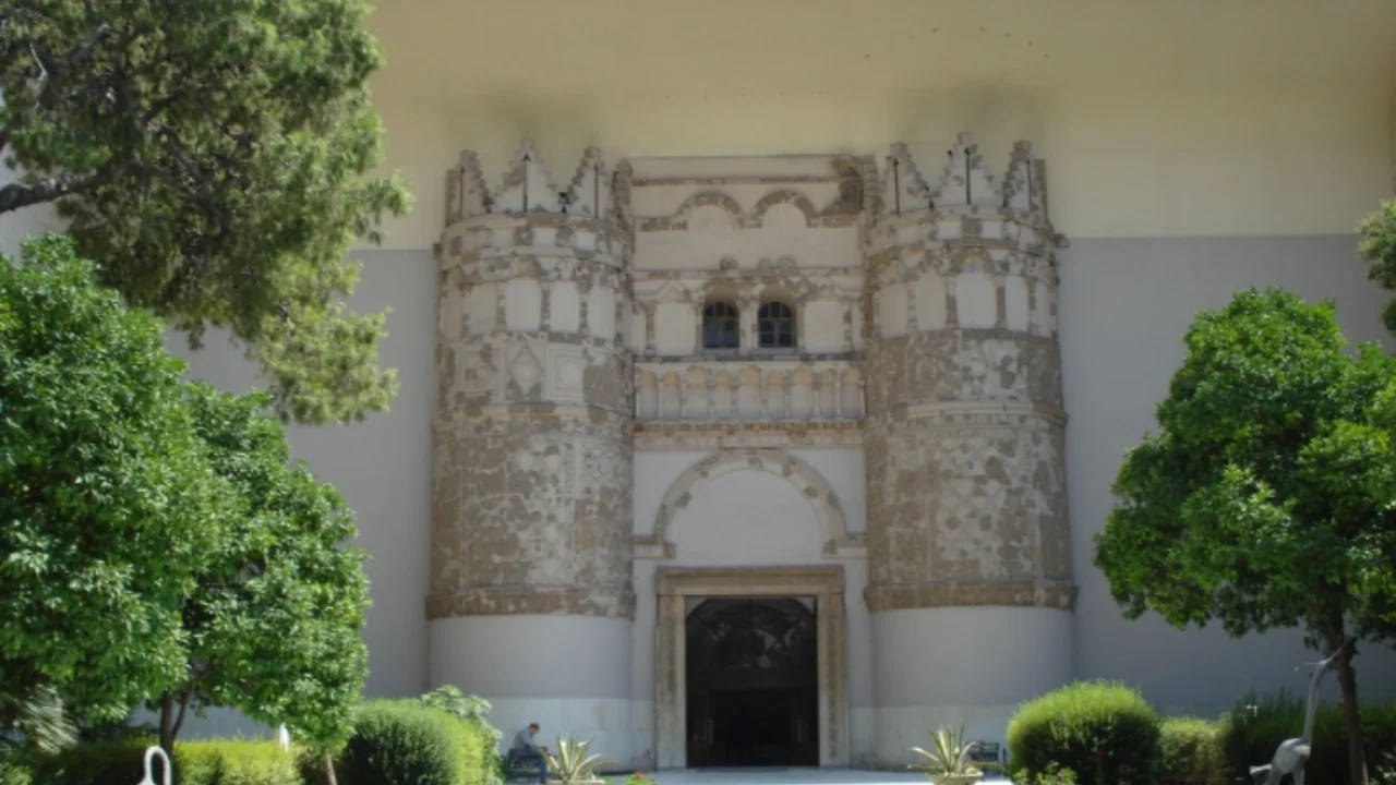 Damashqdagi mashhur muzeyda qanday o‘g‘irlik sodir bo‘ldi?