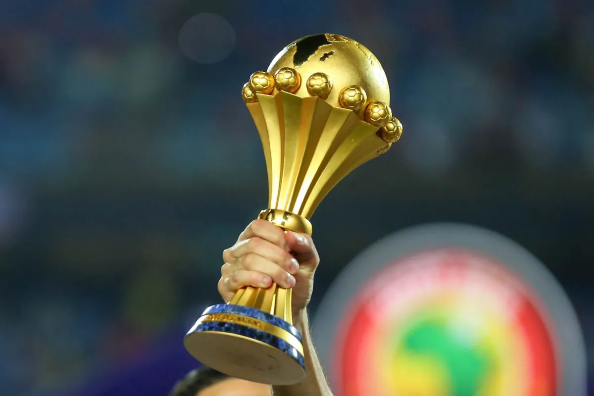 PSJ afrikalik futbolchilarni qoʻyib yubormoqchi emas