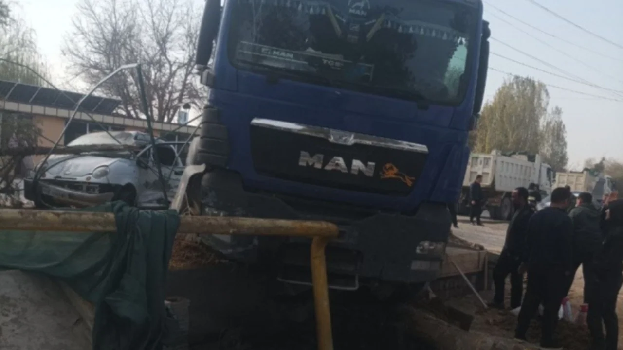 Грузовик MAN оставил без газа четыре района в Паркенте