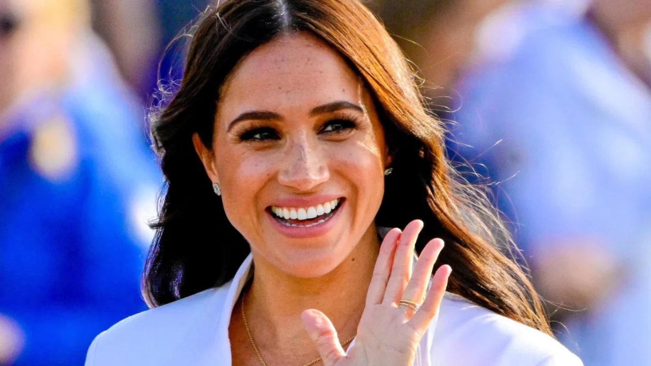 The first shots of Meghan Markle appeared on the set
