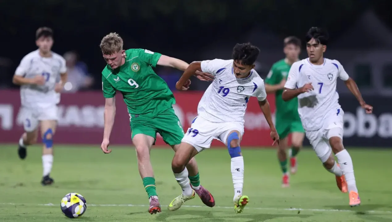 Özbekistan gençleri İrlanda'ya karşı mücadelede kaybetti