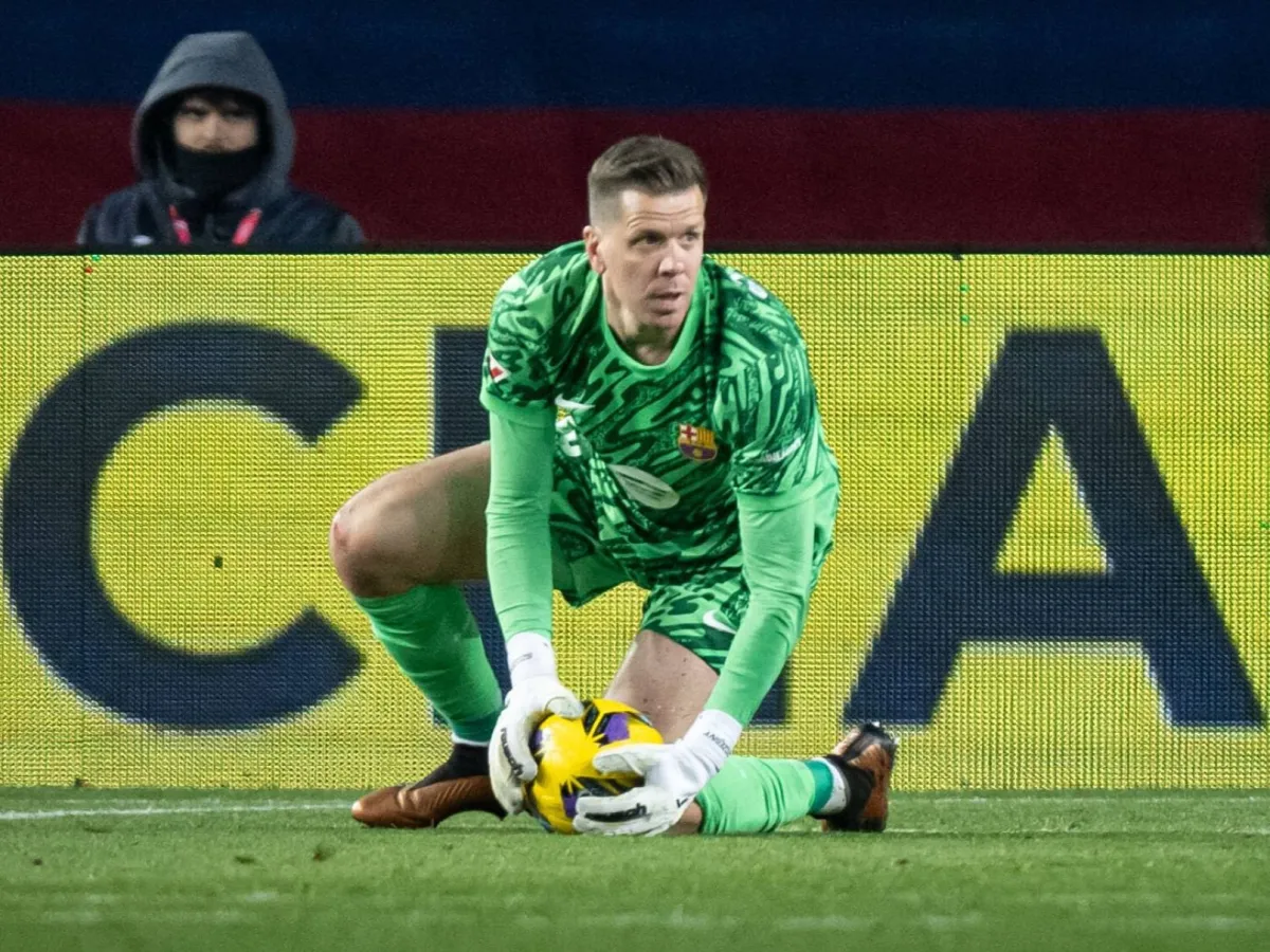 Войцех Щесни 8 ўйинда 15 та гол ўтказиб юборди