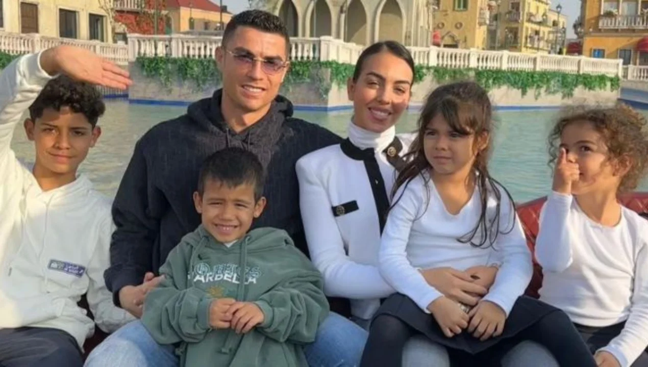 Cristiano Ronaldo, kızı Alana'yı sıcak bir şekilde tebrik etti