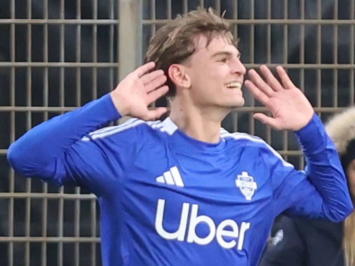 Николас Пас Италияда порламоқда