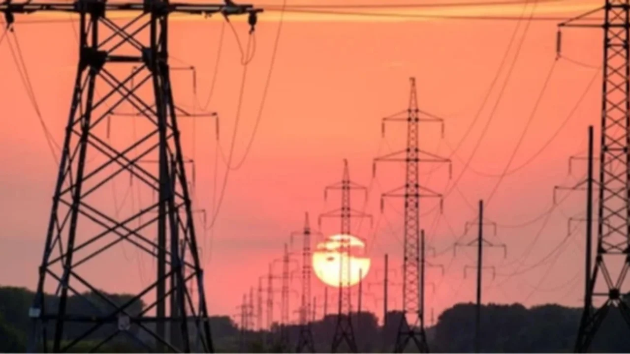 Киевда ярим миллиондан ортиқ аҳоли электрсиз қолди