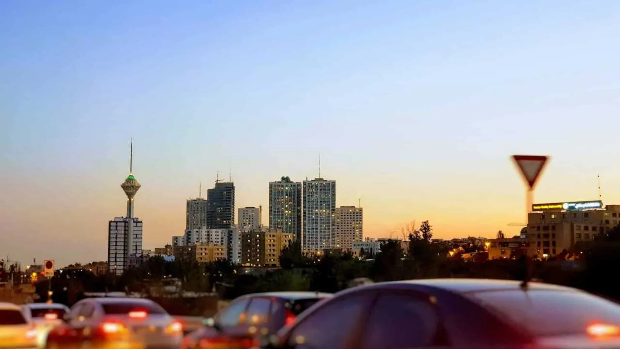 Eron poytaxtni Tehrondan ko‘chirishni rejalashtirmoqda