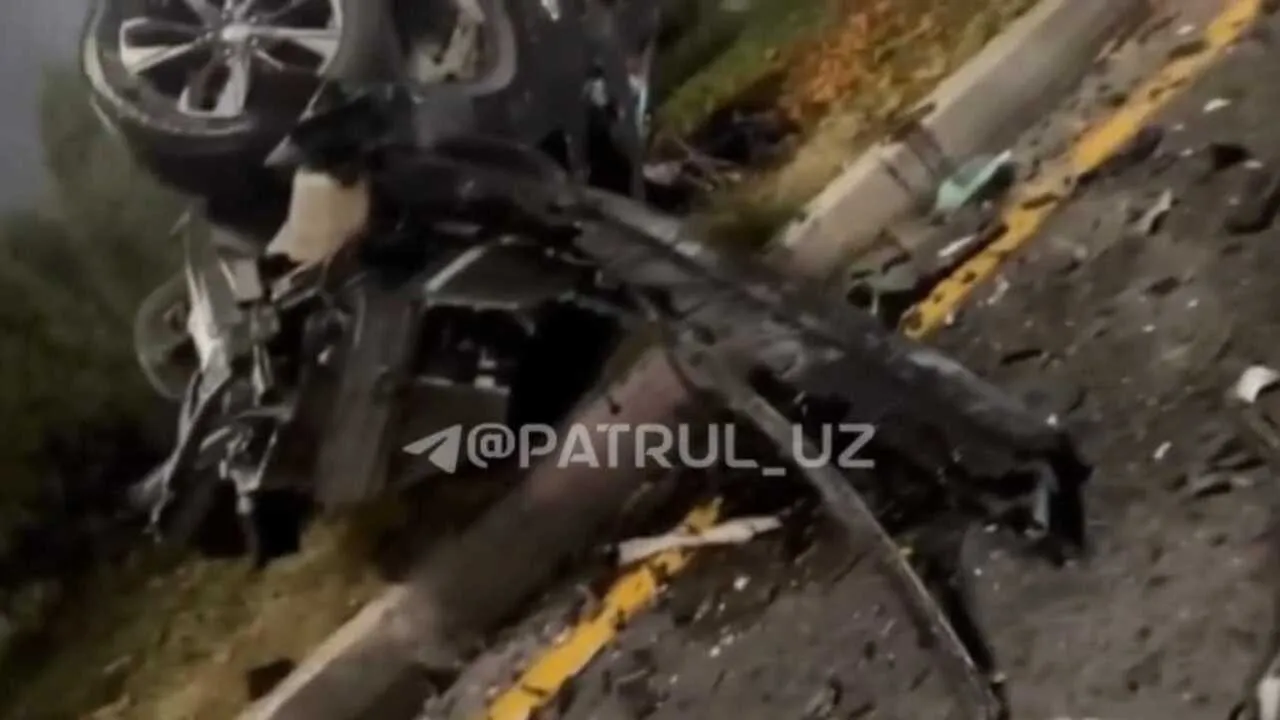 Taşkent'te BMW ve Tracker çarpıştı