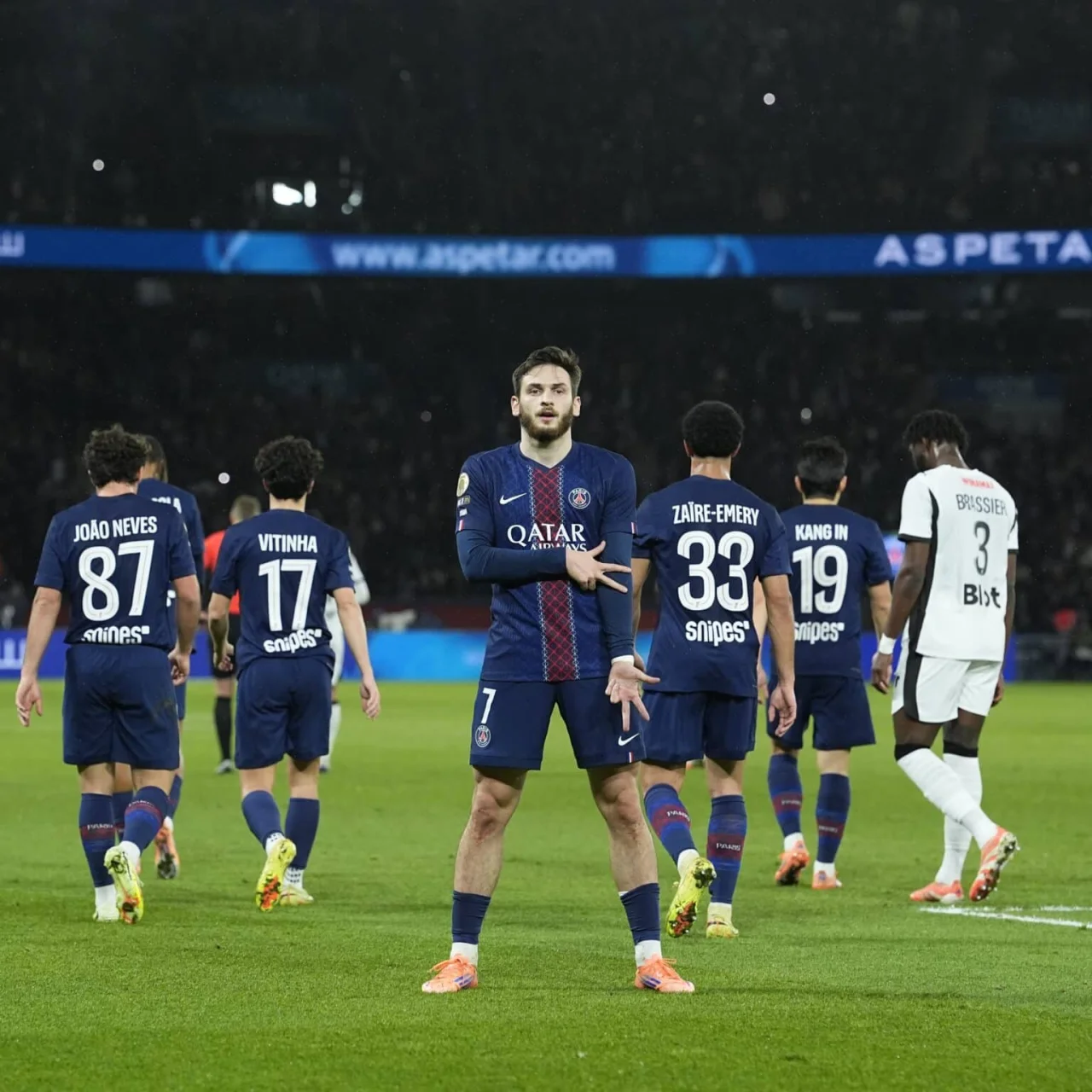 ПСЖ Франция чемпионатында "Реннді" ойсырата жеңді (видео)