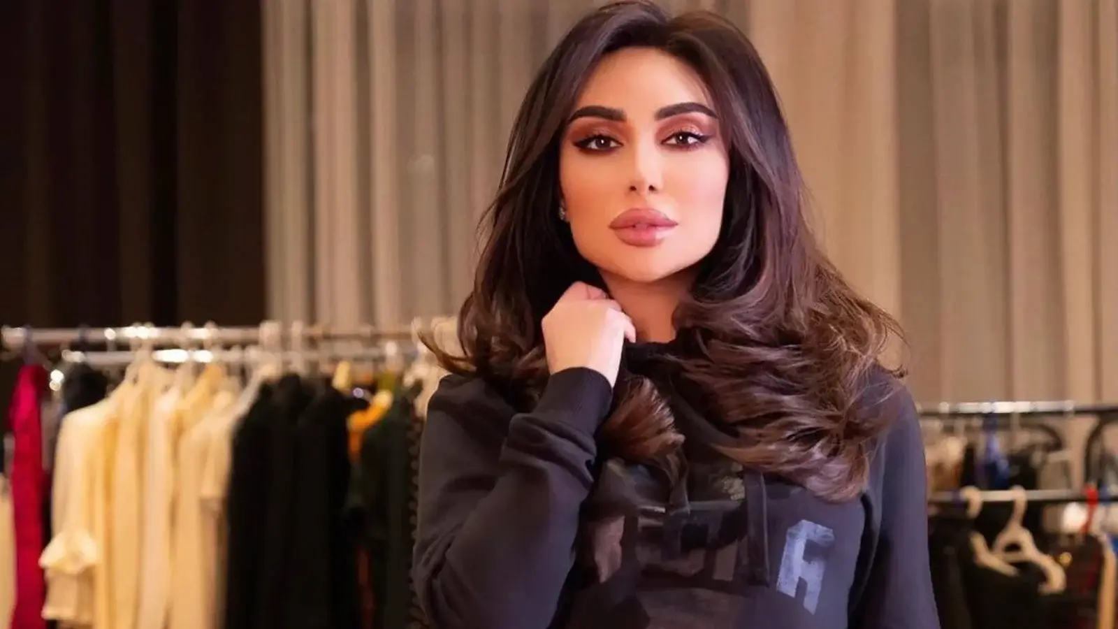 Munisa Rizayeva konser tarihini açıkladı (video)