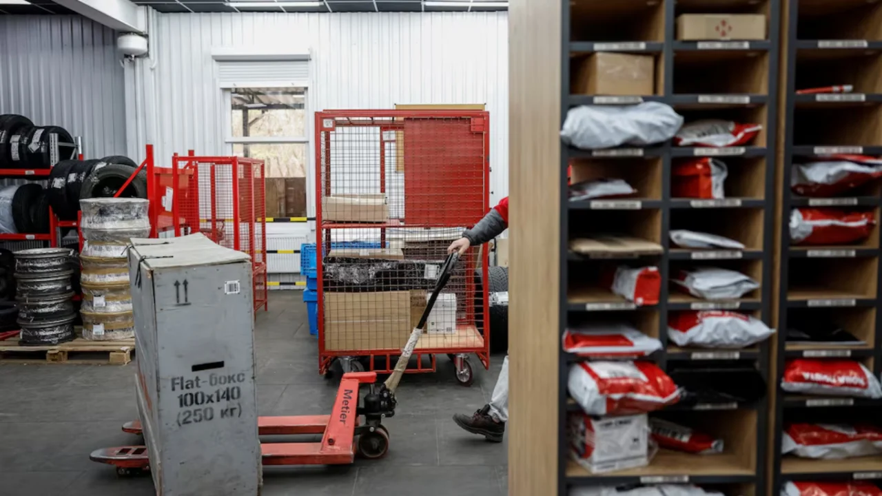 Бомбалар орқасида ҳам Украина бўйлаб етказиб бериш