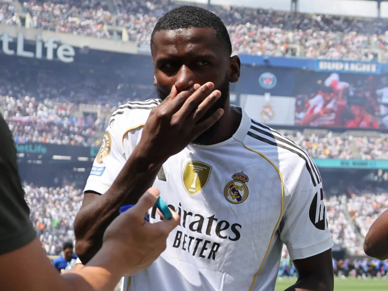 Antonio Ryudigerga "Galatasarоy" qiziqish bildirmoqda