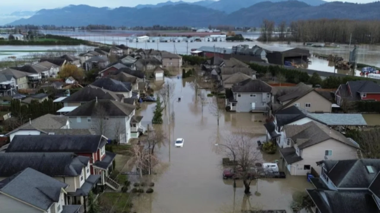 АҚШда кучли ёмғирлар сабабли сув тошқинлари юзага келди
