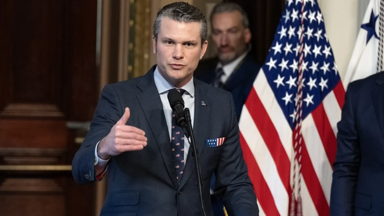 Глава Пентагона сделал резкое заявление о молодежи: "Очень большая часть молодежи физически не готова."