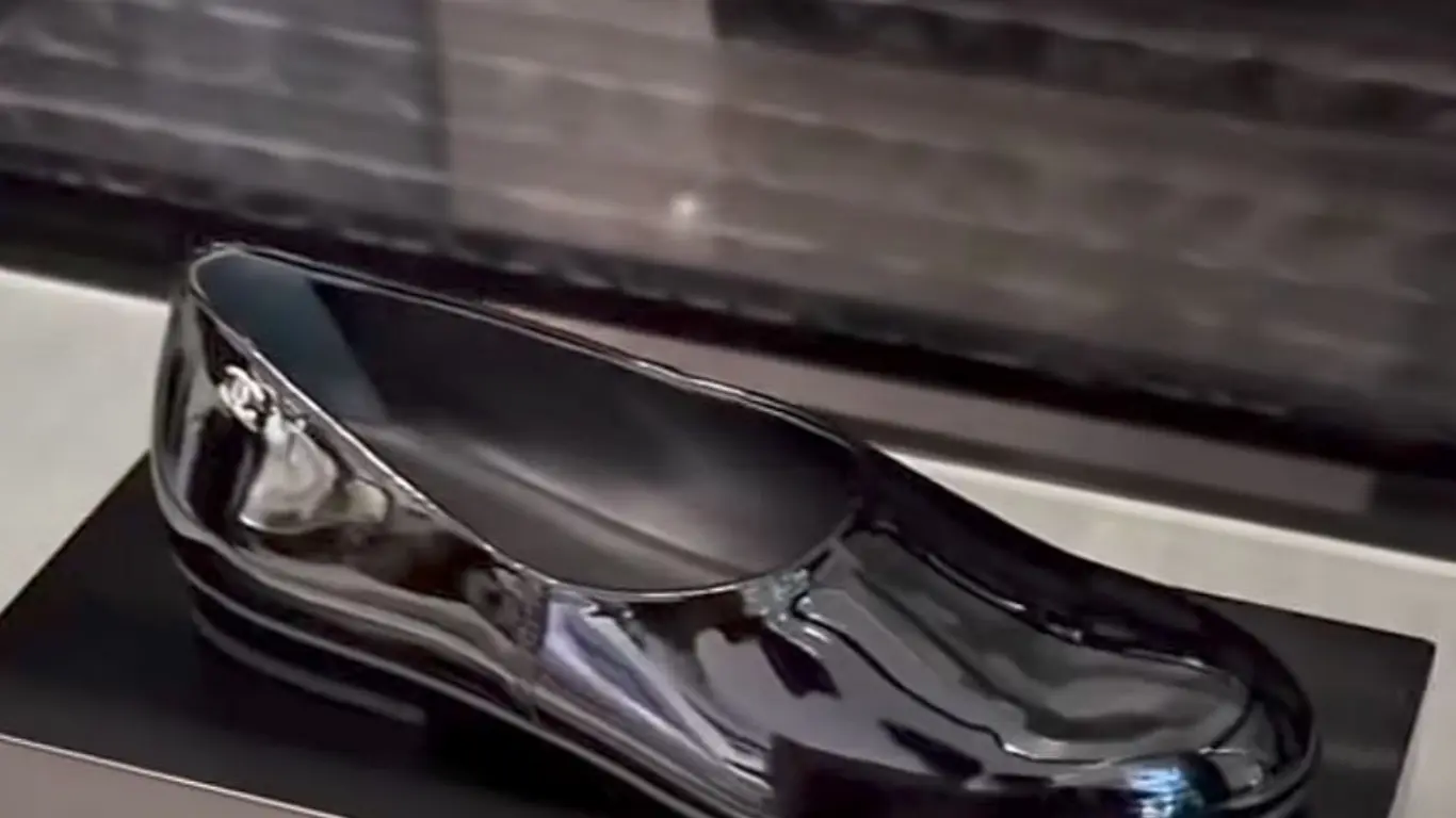 Chanel “калиш”ни кашф этдими? Ўзбекона пойабзал жаҳон модасида!