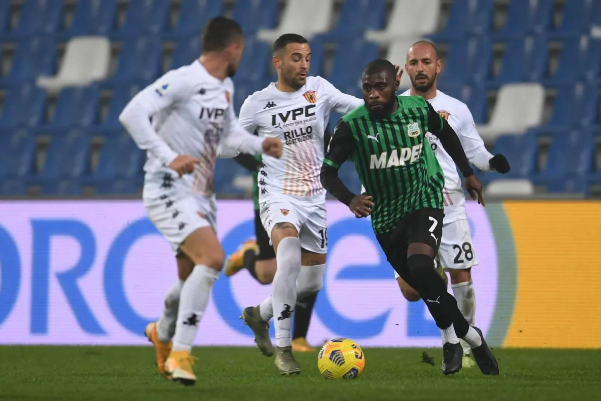 "Нисса"да самосуд: Мухлислар футболчиларни автобусдан тушириб урди