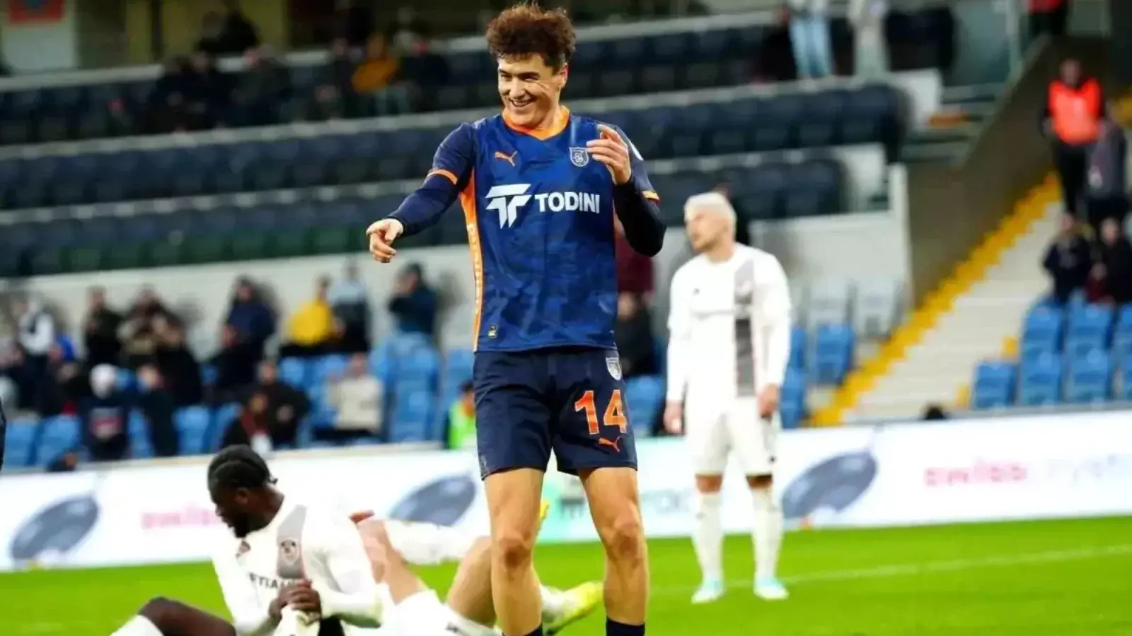 Шомуродов Туркия Суперлигаси рамзий жамоасига киритилгани маълум бўлди