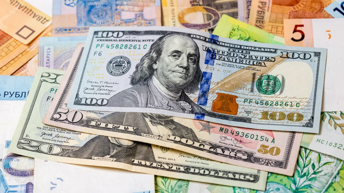 В Узбекистане официальный курс доллара США с 16 декабря вырастет