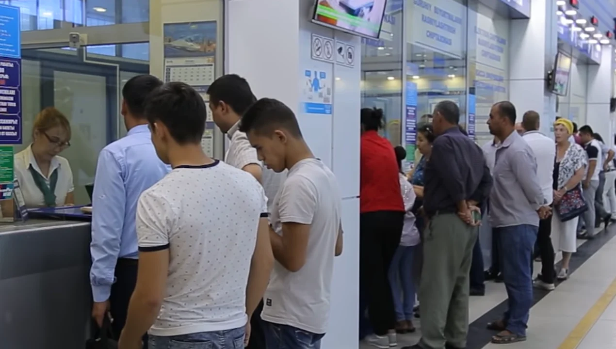 Талабалар учун темир йўл ва авиачипталарга 50% чегирма эълон қилинди