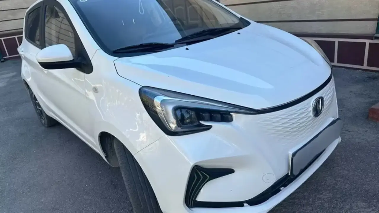 Наманганда қарызға байланысты 10 көлік тәркіленді