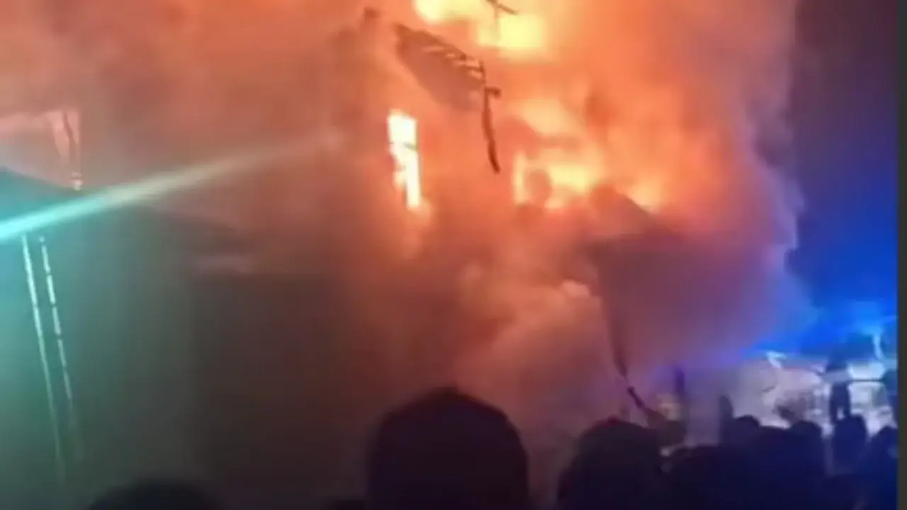 Andican'da ev yangını: 4 ekibin yardımıyla söndürüldü