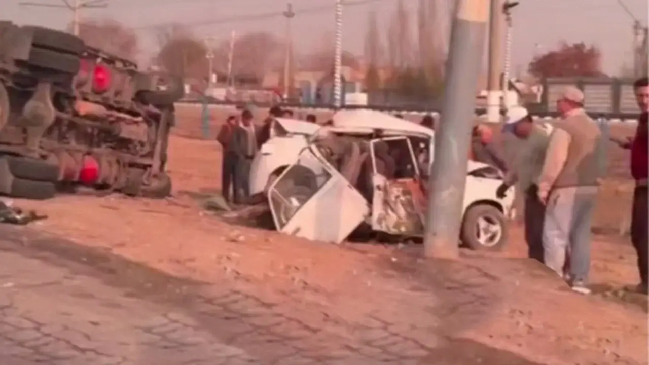 Syrdarya'da dört araç çarpıştı, bir sürücü yaralandı