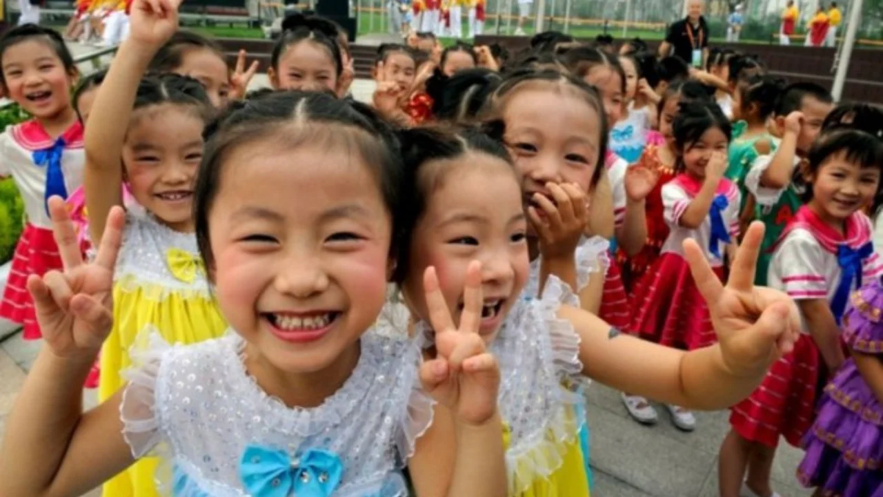 Xitoy tug‘ilishni oshirish uchun yangi keng qamrovli dasturni yo‘lga qo‘ydi