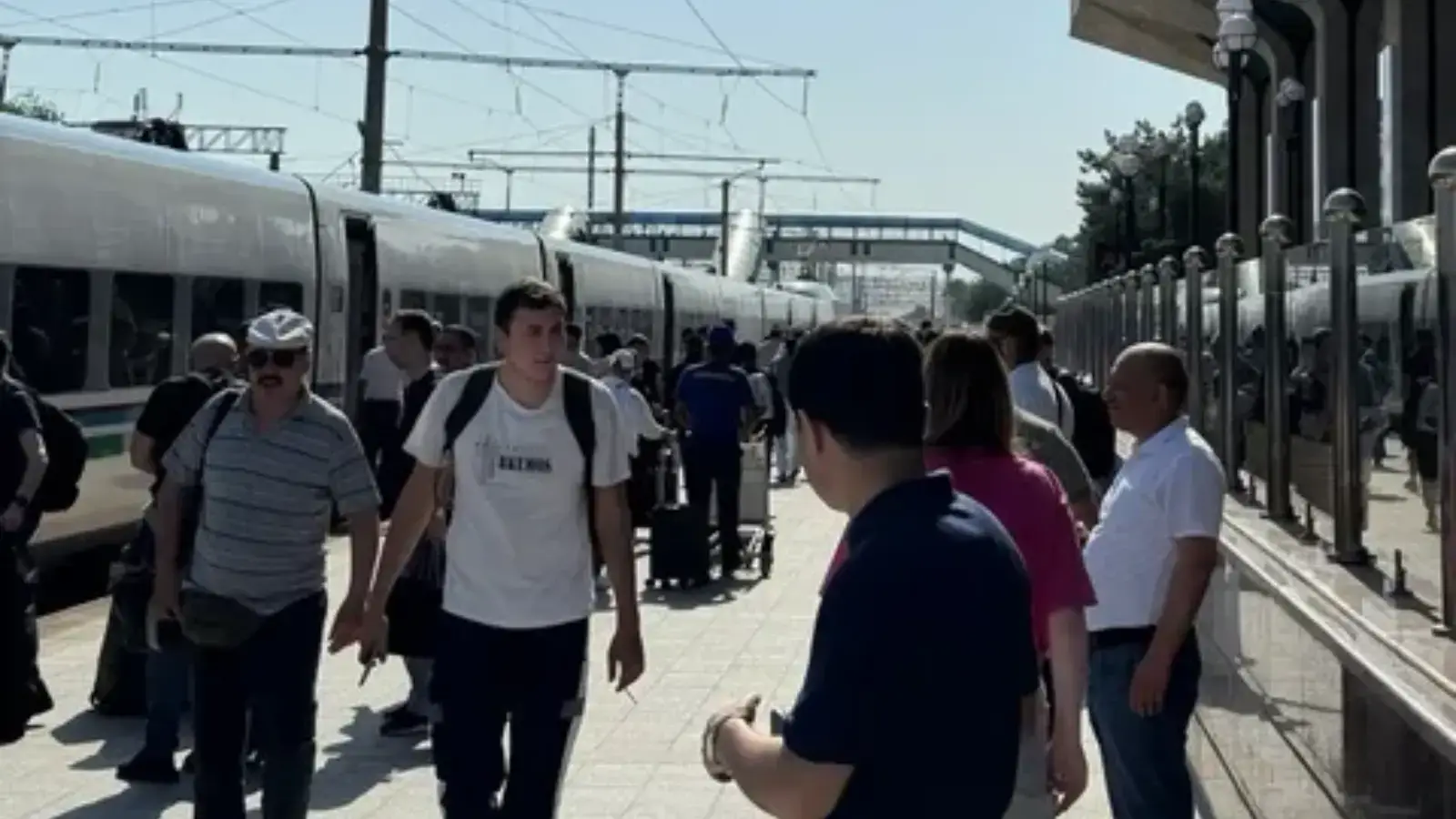 It has been announced that the stations in five cities will be transferred to private management