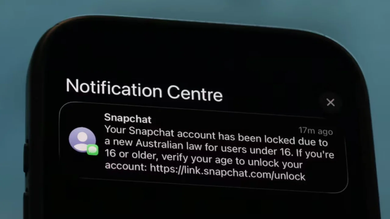 Австралия стала первой страной, запретившей социальные сети для подростков