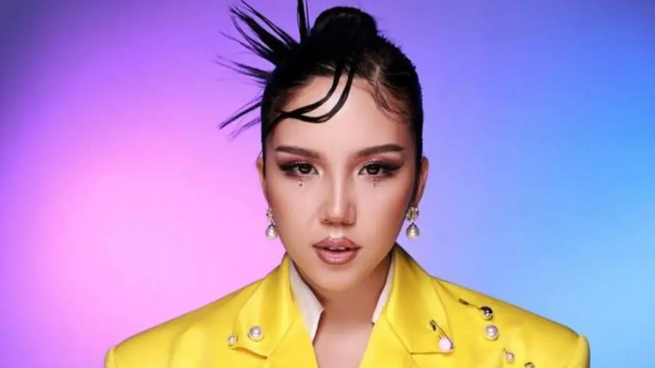 Singer Afruza celebrated her 29th birthday in a special way