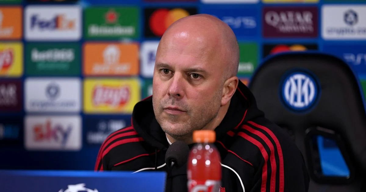 Слот Салоҳ танқидини қабул қилди, лекин обрўсига доғ тушмаганини айтди