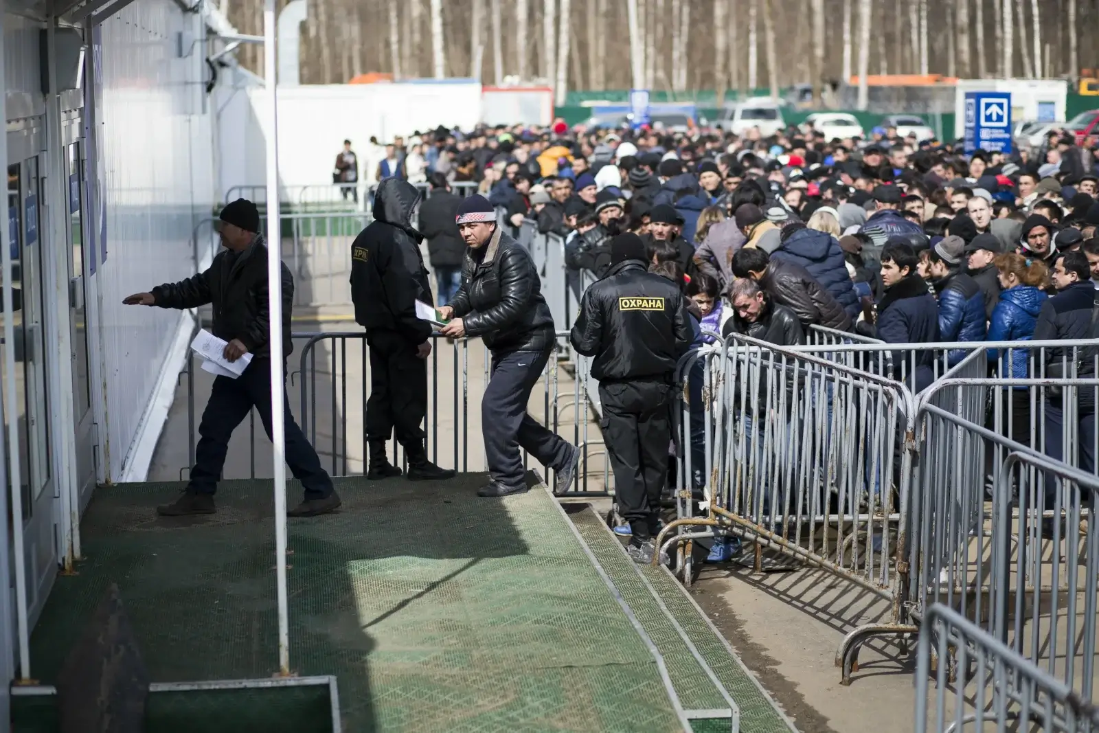 На данный момент стало известно, что Москве требуются трудовые мигранты