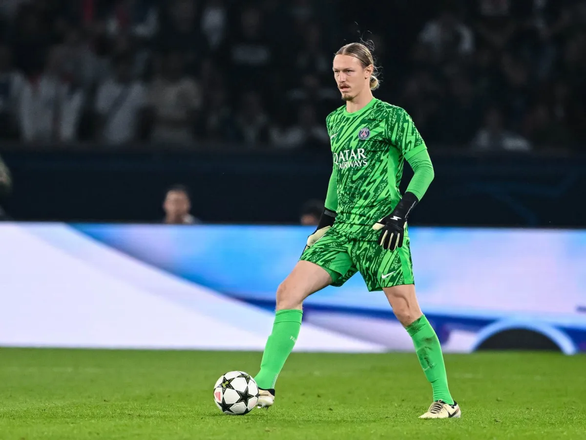 Luis Enrique evaluates Safonov's first game