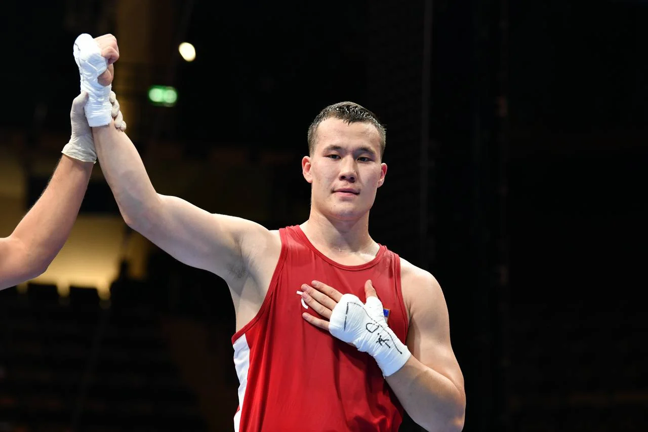 Арман Маханов одержал победу в Дубае мощным нокаутом (видео)