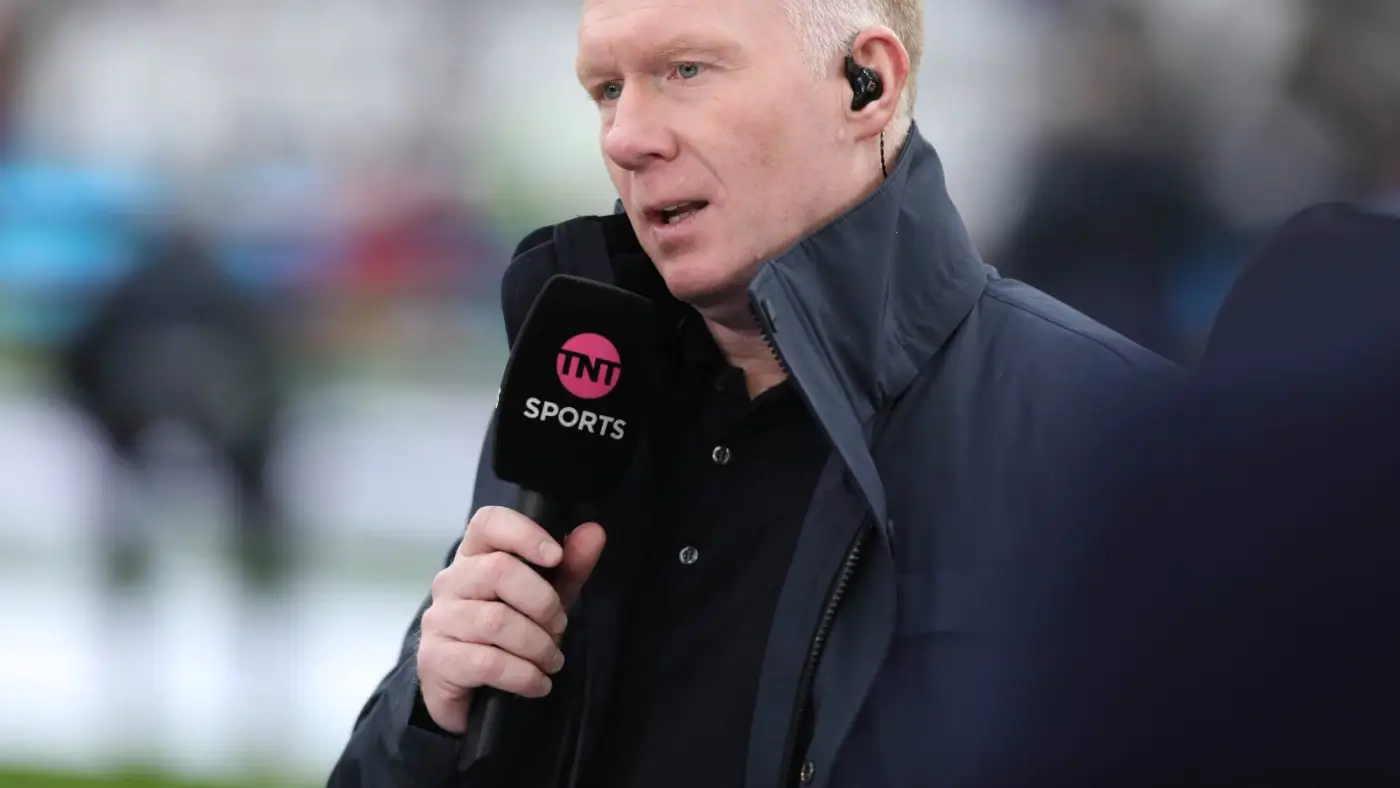 "Manchester United" efsanesi Scholes, Gerrard'ı kendisinden üstün gördüğünü belirtiyor