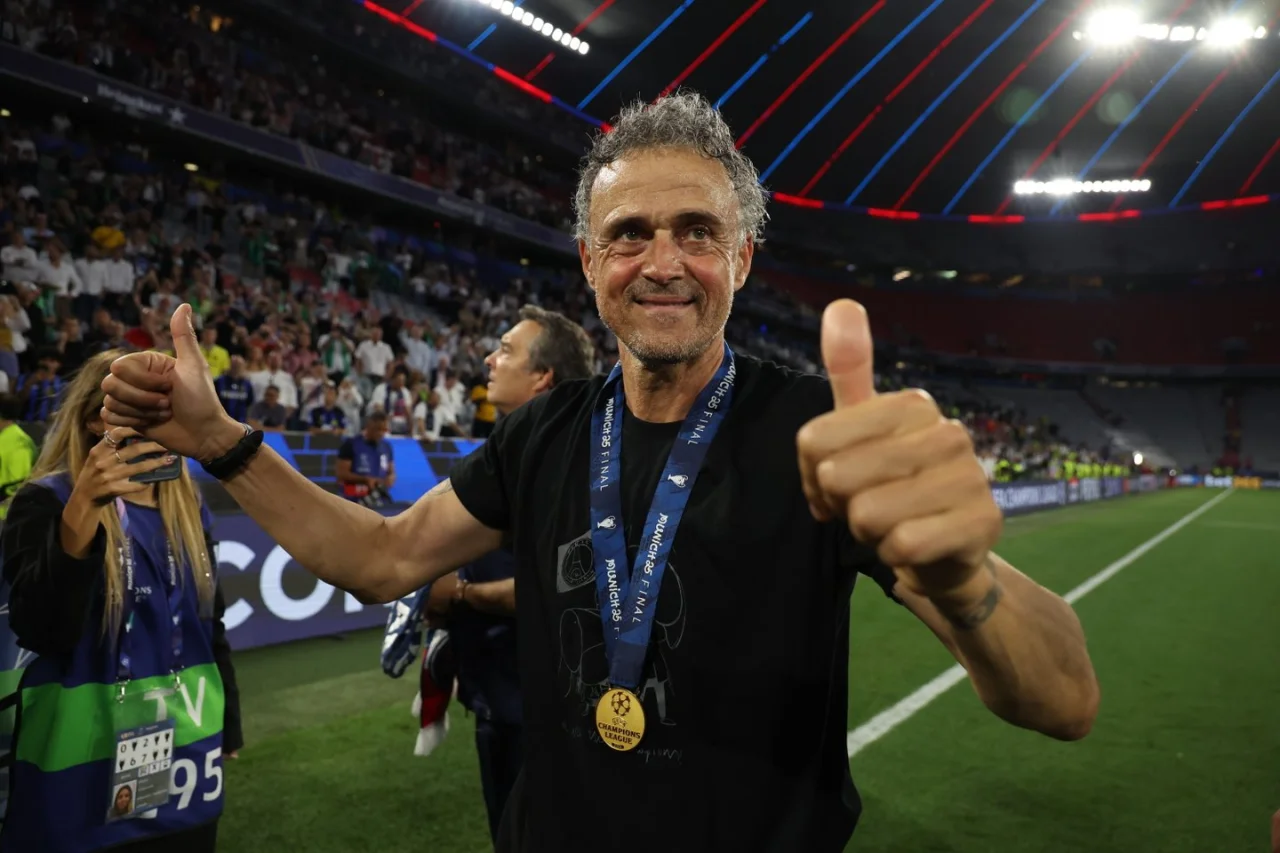 Luis Enrique FIFA'ya göre yılın en iyi teknik direktörü