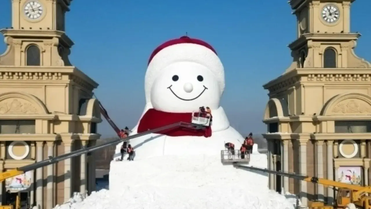 Хитойда 19 метрли улкан қорбола ясалди (видео)