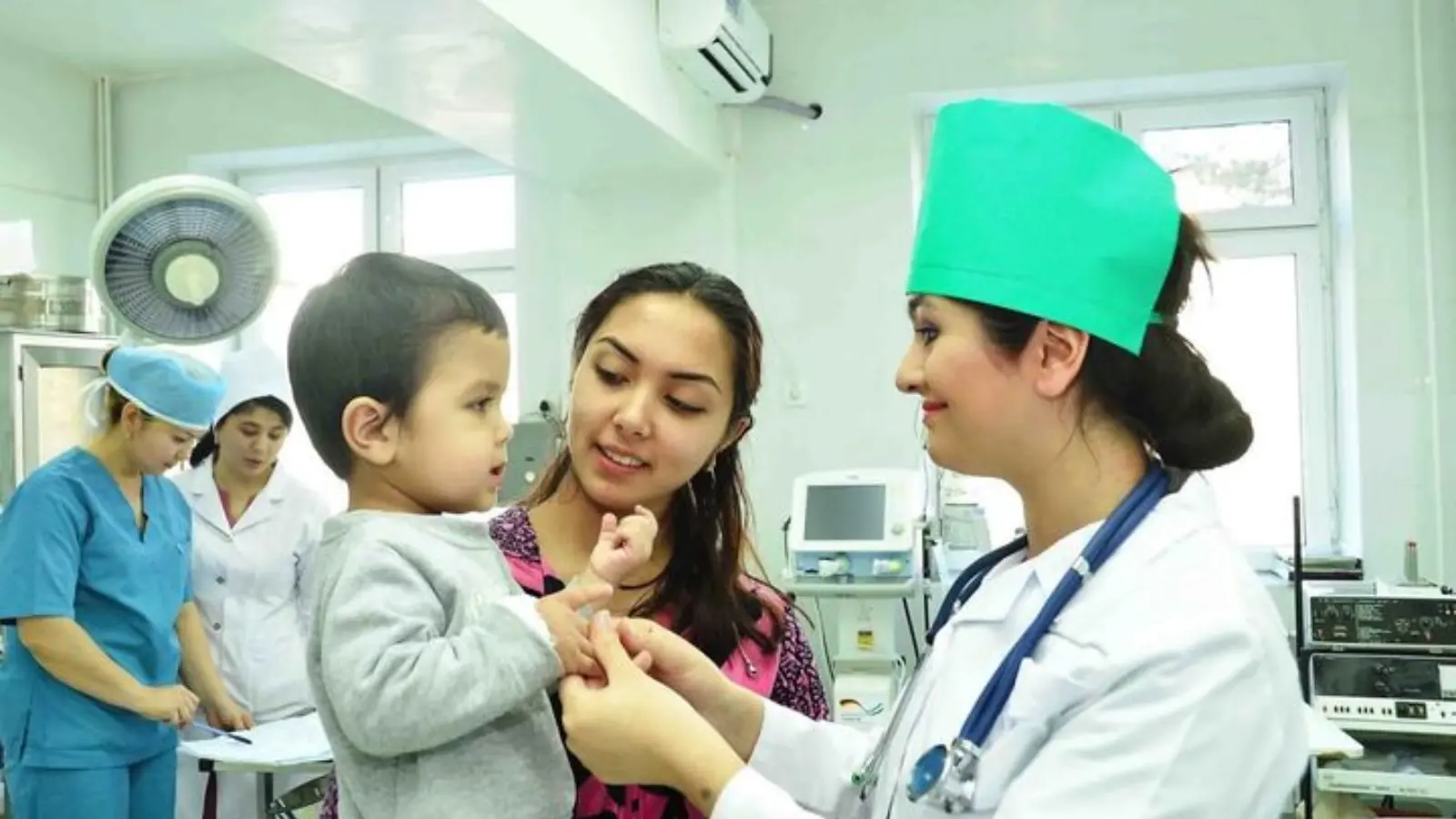 Ўзбекистон – 2030: болалар ва хотин-қизларга витаминлар бепул берилади