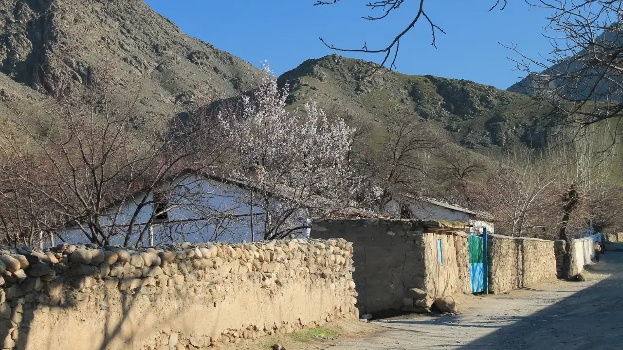 Стало известно, какие семьи официально относятся к категории "бедных семей"