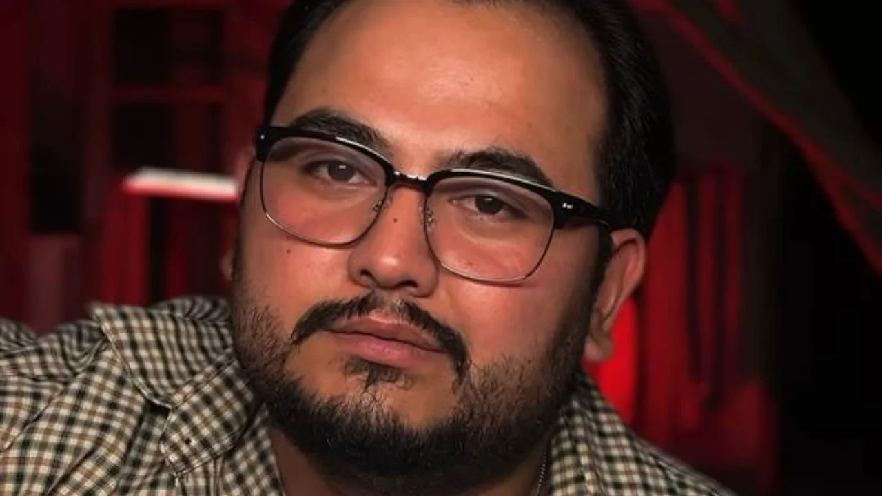 “X-faktor” koʻrsatuvi ishtirokchisi Abdurahim ukasiga avtomobil sovg‘a qildi