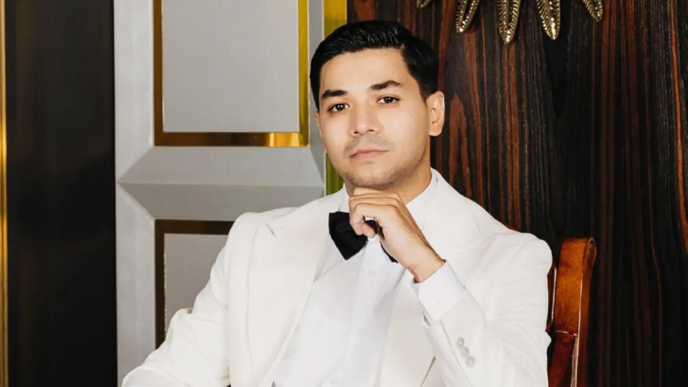 Иззатилла Шукуров биыл Жаңа жылды қайда қарсы алады?