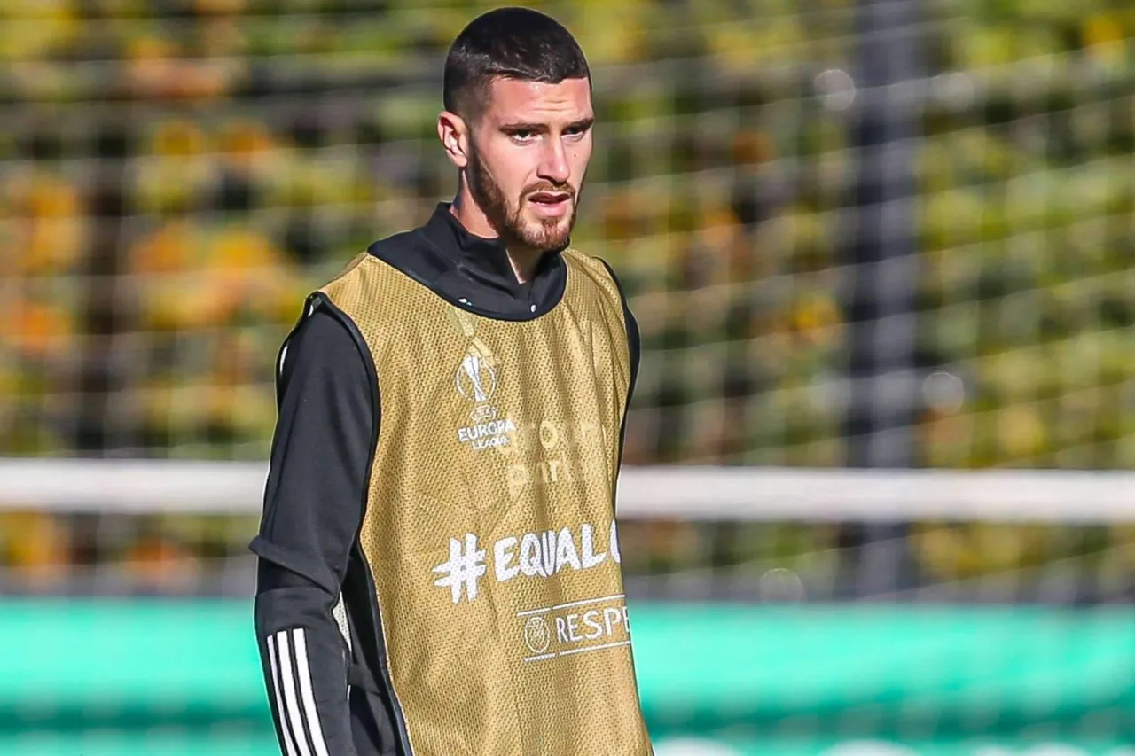 Барселона, Атлетико және Ювентус Сенесиге қызығушылық білдірді