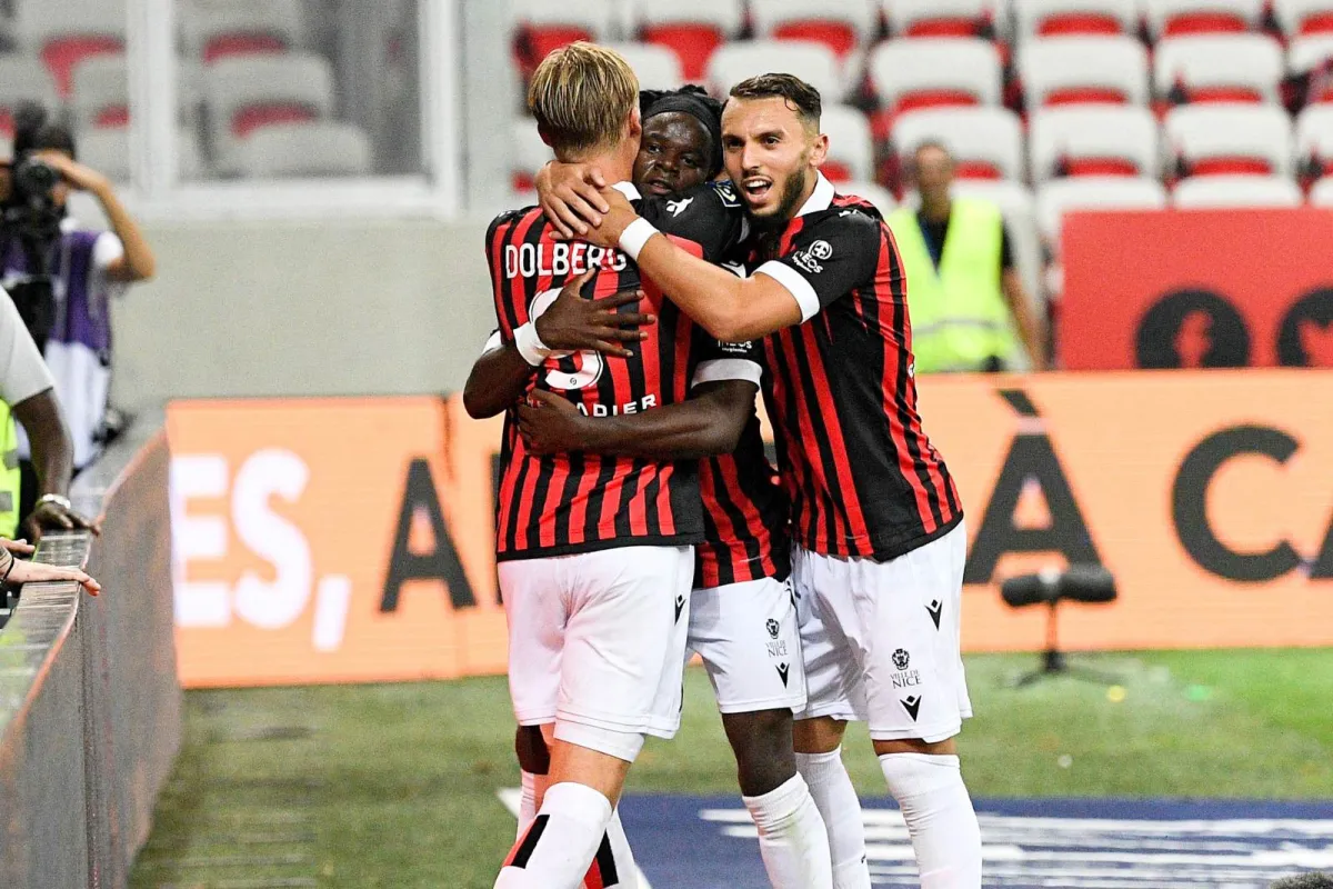 Nitsa futbolchilariga hujum: zoʻravonlik va irqchilik