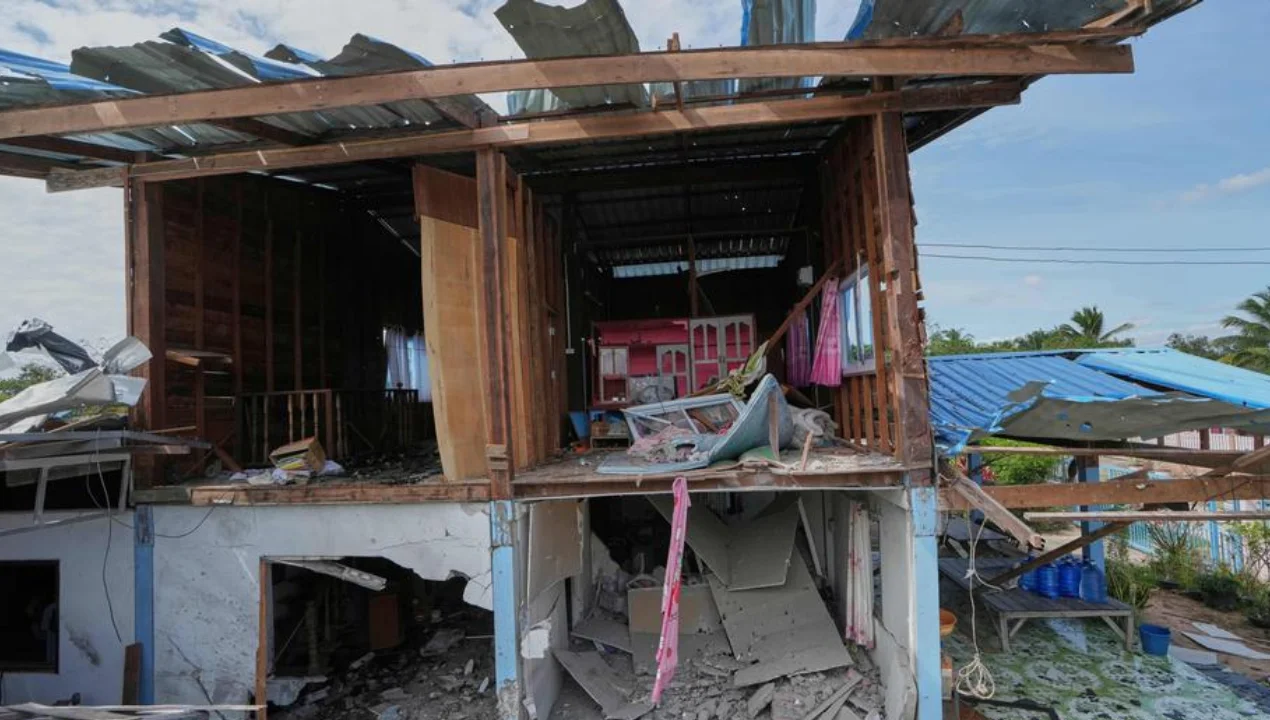 Trump'ın sözleri yalan: Tayland-Kamboçya sınırında savaşlar devam ediyor!