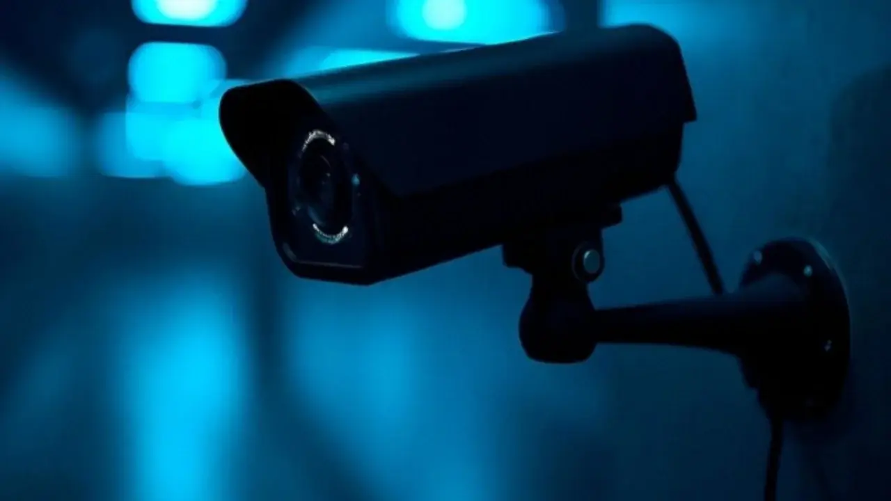 Кореяда хакерлар 120 минг камерани бузиб, интим видеоларни сотишган