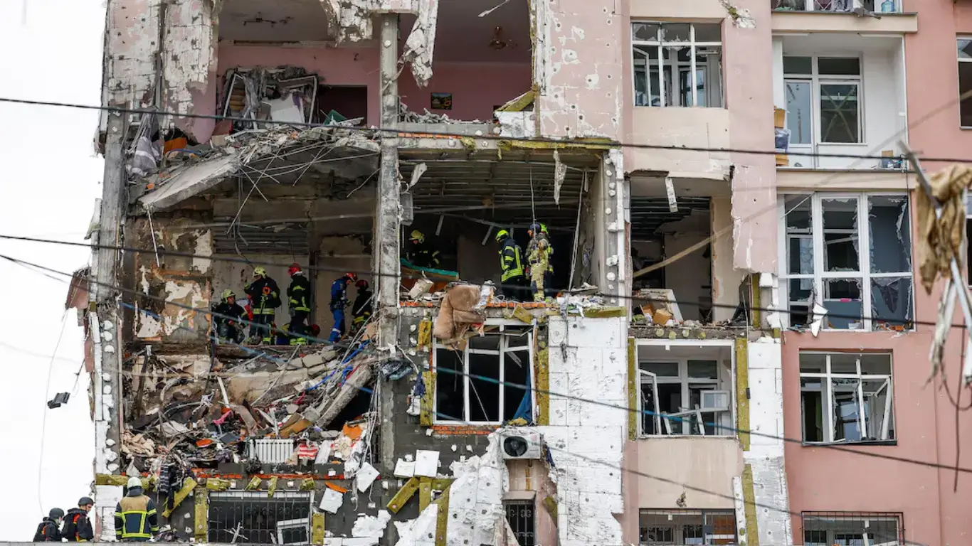 Rusya, Ukrayna’ya yüzlerce dron ve füze ile saldırdı