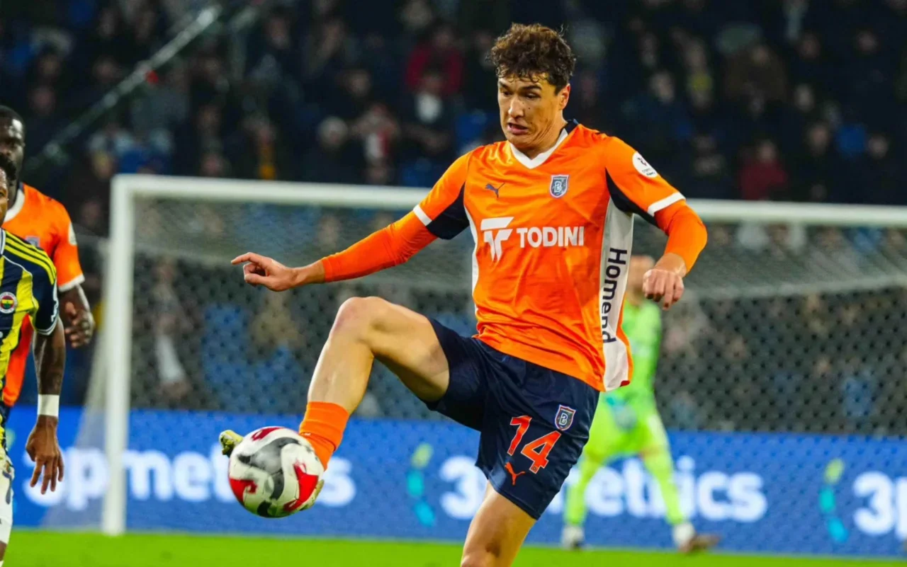 Шомуродовнинг “олтин бутса” пойгаси: рақобатчилар ҳам тўхтади!