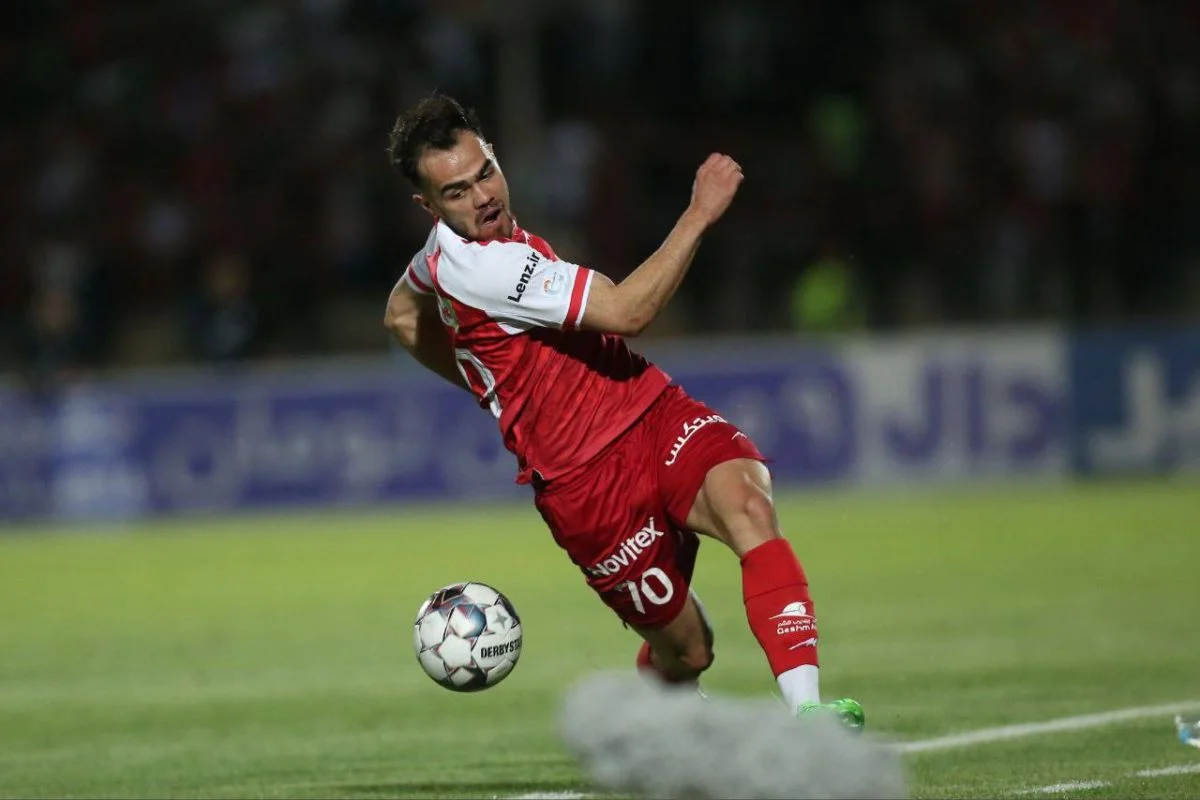 Иранская пресса: голы Урунова приносят "Персеполису" ценные очки