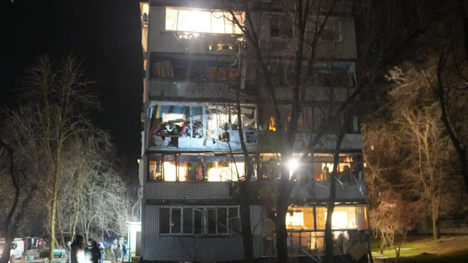 Запорижжяга ҳаводан ҳужум: дронлар, авиабомбалар ва қурбонлар...