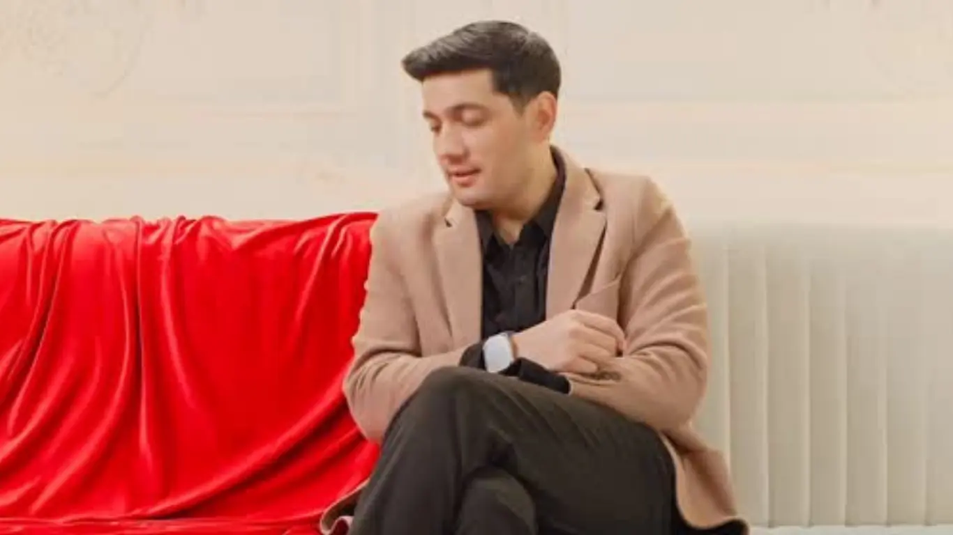 Jaloliddin Ahmadaliyev Yangi yilni yangi klip bilan qarshi oladi (video)